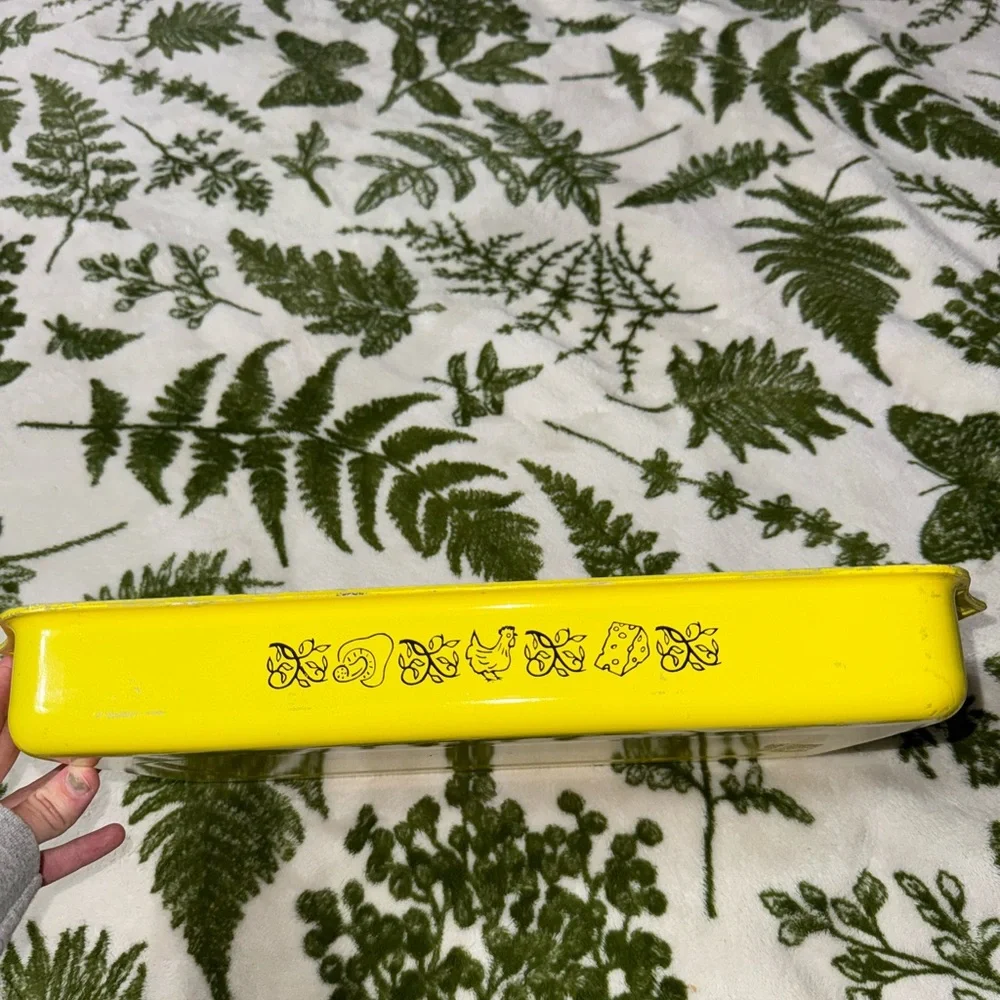 Vintage 70’s Inspired Yellow Baking Dish